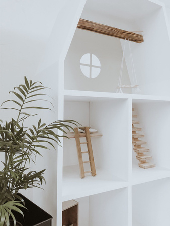 Wyjątkowy domek do zabawy dla chłopca i dziewczynki, z antresolą i huśtawką
