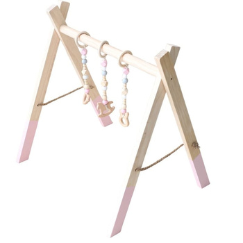 Stojak edukacyjny Baby Gym, drewniana siłownia, różowy