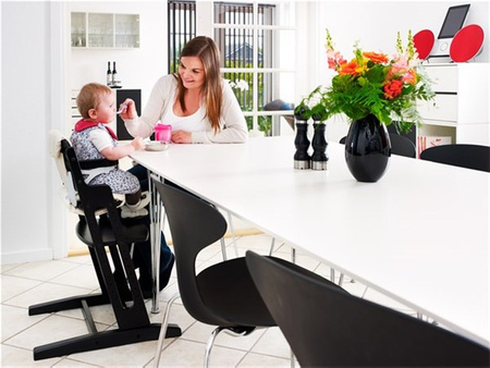 Krzesełko do karmienia Baby Dan DANCHAIR czarne