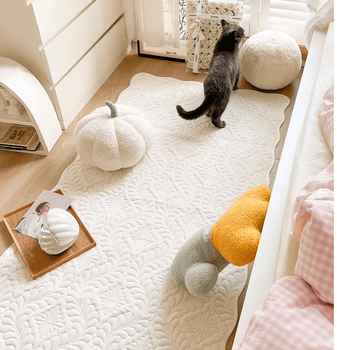 Designerski dywanik w kolorze ecru 150 x 70 cm