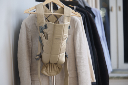 BABYBJORN MINI Woven – nosidełko, beżowe