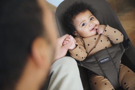 BABYBJORN - leżaczek BALANCE SOFT WOVEN/JERSEY Tri Fabric, Ciemny Szary + zabawka do leżaczka - Googly Eyes