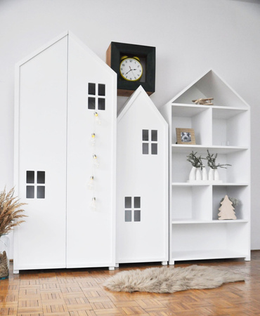 Zestaw solidnych mebli dziecięcych z drewna, z garderobą, z szufladami