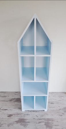 Mały regał na zabawki z półkami niebieski w kształcie domku, we made it