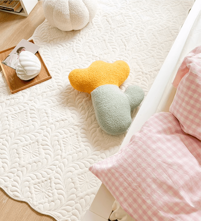 Designerski dywanik w kolorze ecru 150 x 70 cm