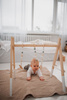 Stojak edukacyjny Baby Gym, drewniana siłownia, biały