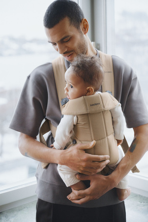 BABYBJORN MINI Woven – nosidełko, beżowe