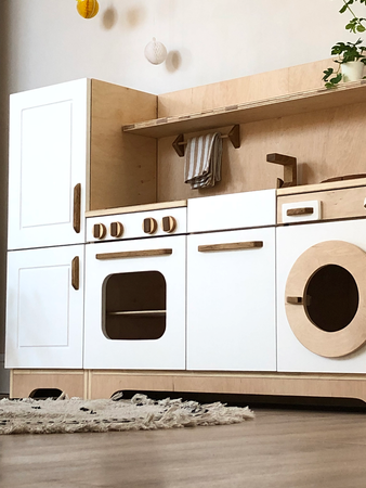 Drewniana mini kuchnia dla dzieci z lodówką, piekarnikiem i zmywarką handmade