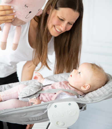 roba krzesełko z leżaczkiem 2w1 Born Up białe/szare