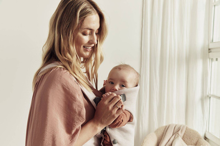 BABYBJORN MINI 3D Jersey – nosidełko, Jasny beż