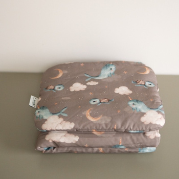 Bambusowa poduszka niemowlęca 30x40 Wieloryby