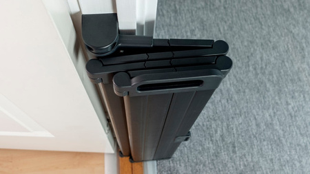 Baby Dan - Bramka ochronna ALMA, składana automatycznie, black