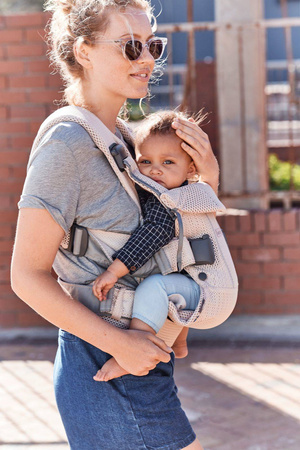 BABYBJORN ONE AIR 3D MESH - nosidełko, Perłowy Różowy