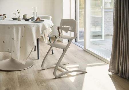 LEANDER - barierka do krzesełka do karmienia CLASSIC™ i LOUIE™, buk, Cappuccino