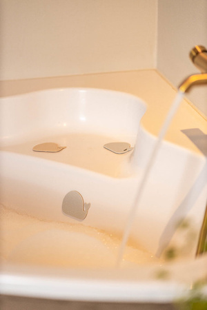 Filibabba Mini maty silikonowe do kąpieli 6 szt. Whales Blue Mix