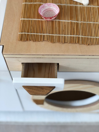 Drewniana mini kuchnia dla dzieci z lodówką, piekarnikiem i zmywarką handmade