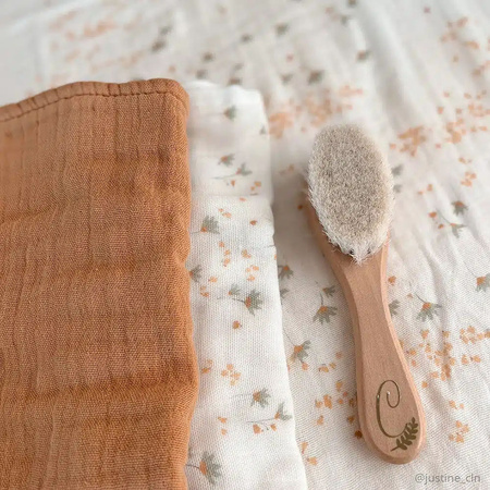 Charlie Crane Pokrowiec na materac do przewijaka NOGA/PAGO i 2 pieluszki Pia/Camel