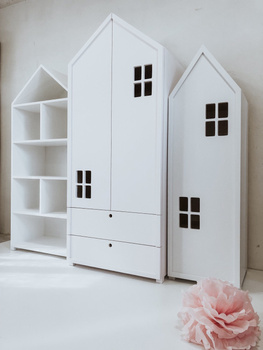 Zestaw solidnych mebli dziecięcych z drewna, z garderobą, z szufladami