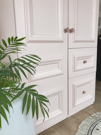 Różowa szafa z szufladami ,ponadczasowa garderoba dla dzieci Frankie