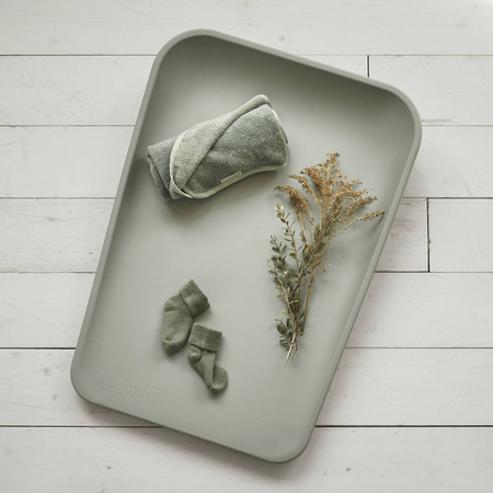 LEANDER - mata do przewijania MATTY™, sage green