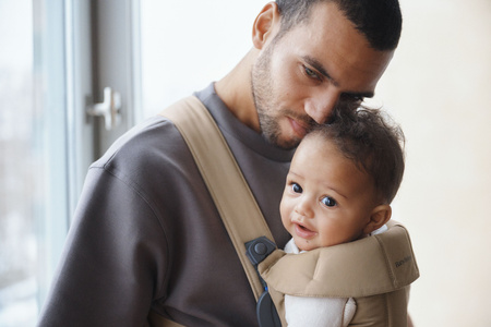 BABYBJORN MINI Woven – nosidełko, beżowe