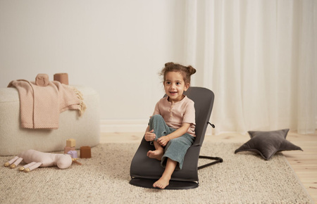 BABYBJORN - leżaczek BALANCE SOFT WOVEN/JERSEY Tri Fabric, Ciemny Szary + zabawka do leżaczka - Googly Eyes