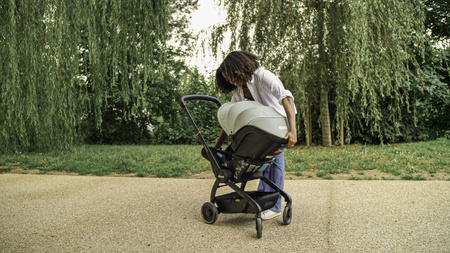 Doona - Mobilny fotelik samochodowy Doona X - Dusty Sage