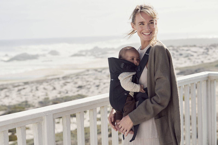 BABYBJORN MINI 3D Mesh – nosidełko, Czarny