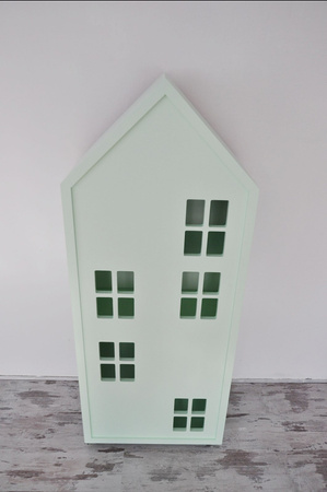 Pojemny regał z półkami i drzwiami, we made it