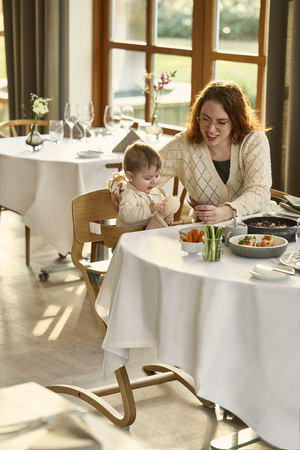 LEANDER - krzesełko do karmienia Louie™, dąb, naturalne