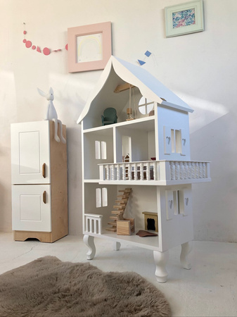 Drewniany duży domek dla lalek z poddaszem i balkonem, domek do zabawy Charlott