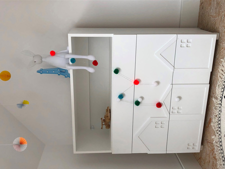 Mała komoda do pokoju dziecięcego z szufladami, biała komoda dla dzieci