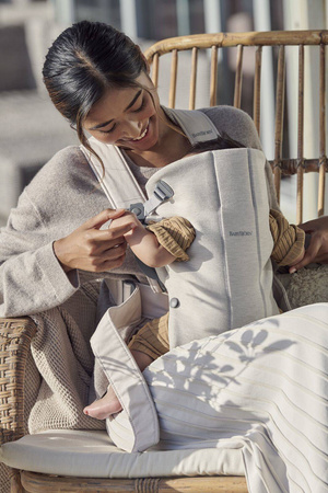 BABYBJORN MINI 3D Jersey – nosidełko, Jasny beż