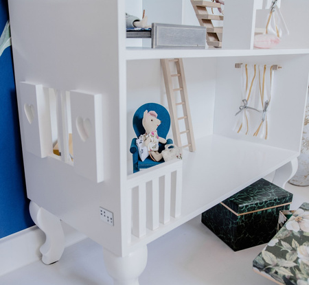 Domek dla lalek na nogach ludwikowskich Charlotte