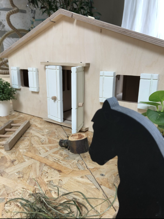 Drewniana stajnia dla koni, mini stajnia z boxami dla koni, stajnia z drewna