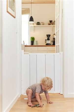 Baby Dan - Bramka ochronna ALMA, składana automatycznie, white