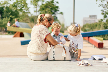 Childhome Torba do wózka Mommy Club Signature Teddy White