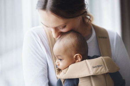 BABYBJORN MINI Woven – nosidełko, beżowe