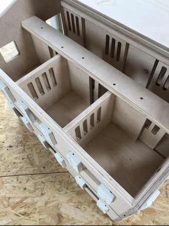 Drewniana stajnia dla koni, mini stajnia z boxami dla koni, stajnia z drewna