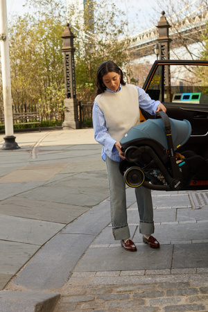 Doona - Mobilny fotelik samochodowy Doona X - Dusty Sage