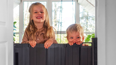 Baby Dan - Bramka ochronna ALMA, składana automatycznie, black