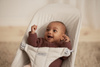 BABYBJORN - leżaczek BALANCE SOFT WOVEN/JERSEY Tri Fabric, Jasny Beż + zabawka do leżaczka - Googly Eyes