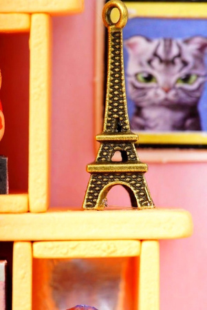 ROBOTIME Składany Drewniany Model LED Pokój na Poddaszu