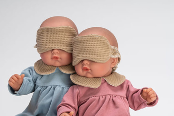 Lalka Oli w różowej piżamce Asi 0457790