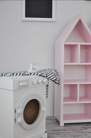 Regał domek z półkami do pokoju dziecka, pastelowy róż z drewna